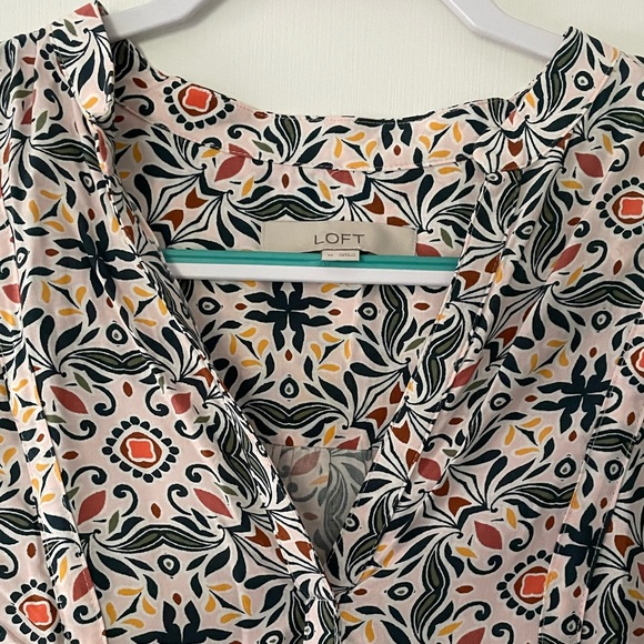 NWOT Loft Patterned Blouse - Picture 2 of 8